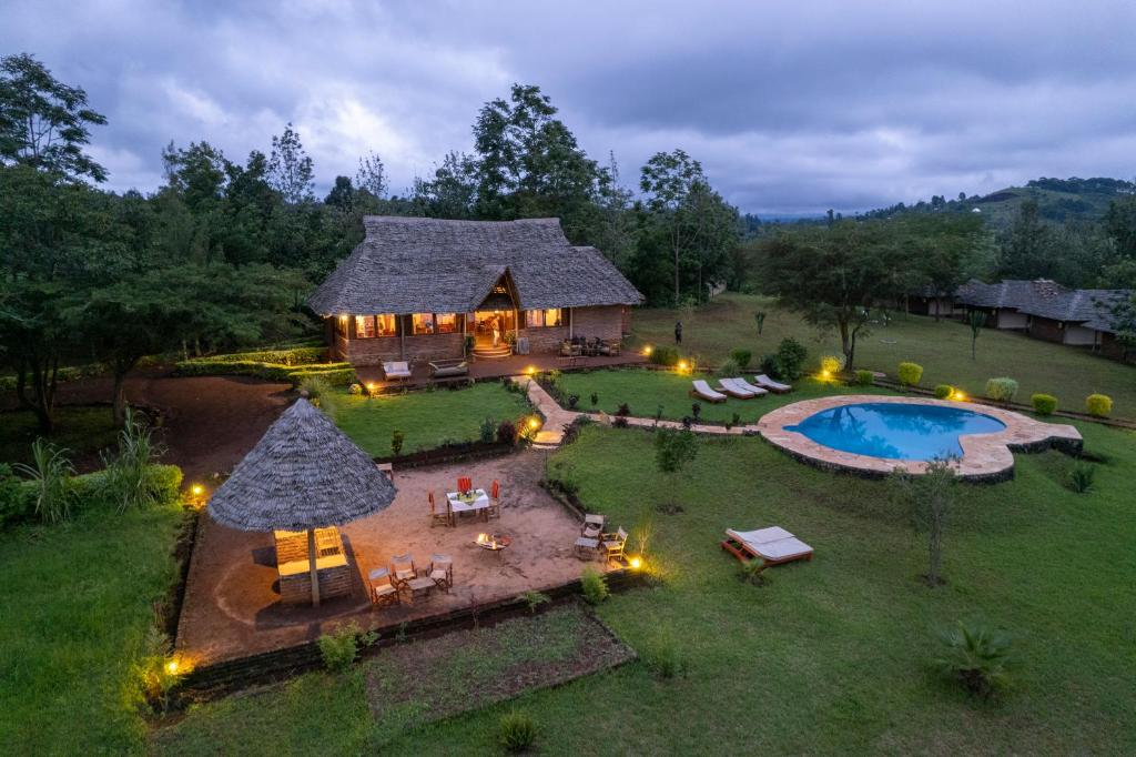 Vista aérea de Karatu Tented Lodge y sus tiendas